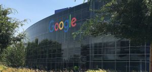 Η Google τέταρτη εταιρεία στο κλαμπ του 1 τρισ. δολαρίων