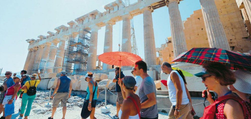 Πρωτόγνωρες εικόνες εισροής ξένων επισκεπτών στην Ελλάδα για διακοπές!
