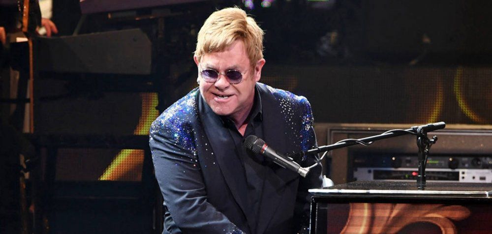 Ο Elton John «τα παίρνει» επί σκηνής κι αποχωρεί!