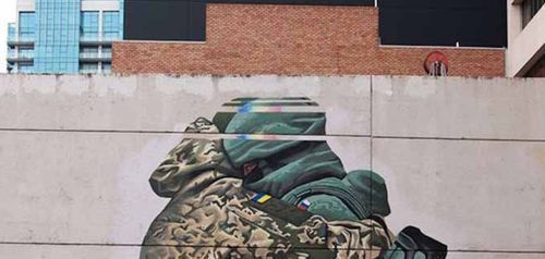 Αυστραλία: Αντιδράσεις για γκράφιτι με έναν Ρώσο και έναν Ουκρανό στρατιώτη αγκαλιά
